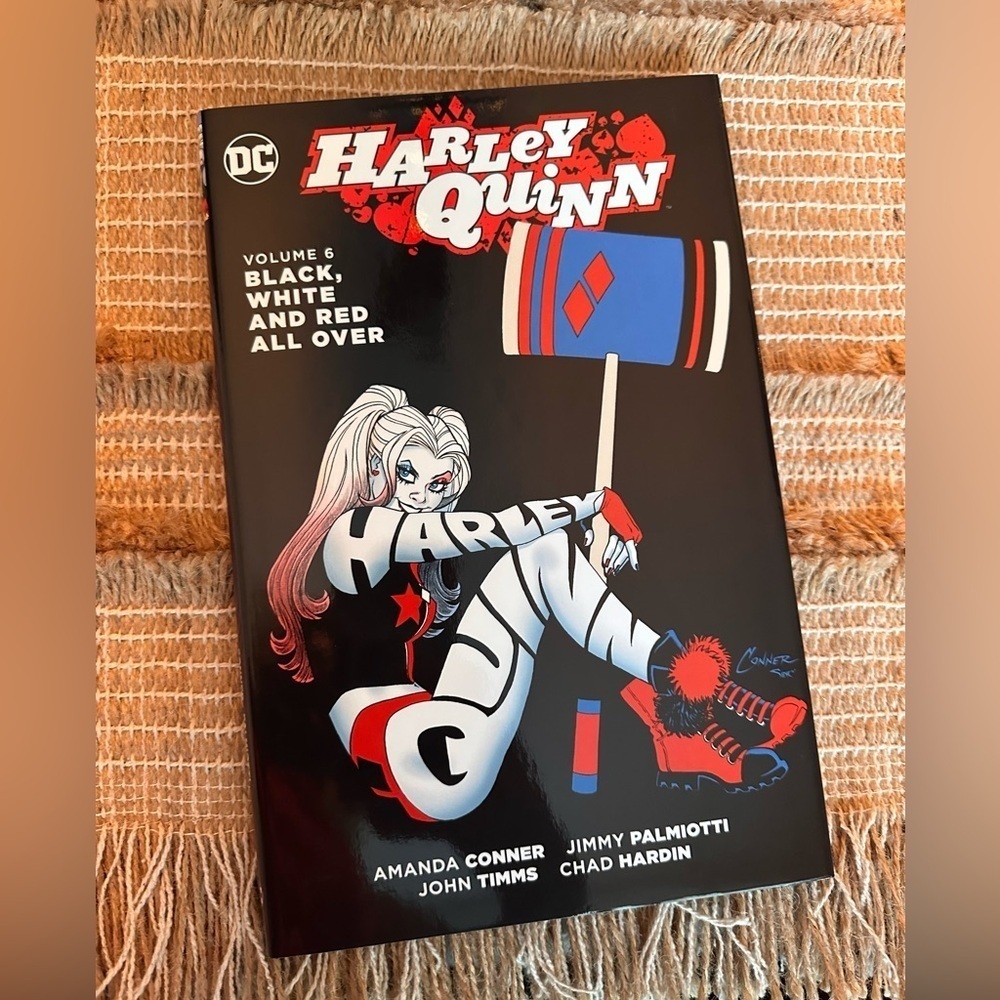 Harley Quinn 6: Black, White and Red All graphic novel hard back